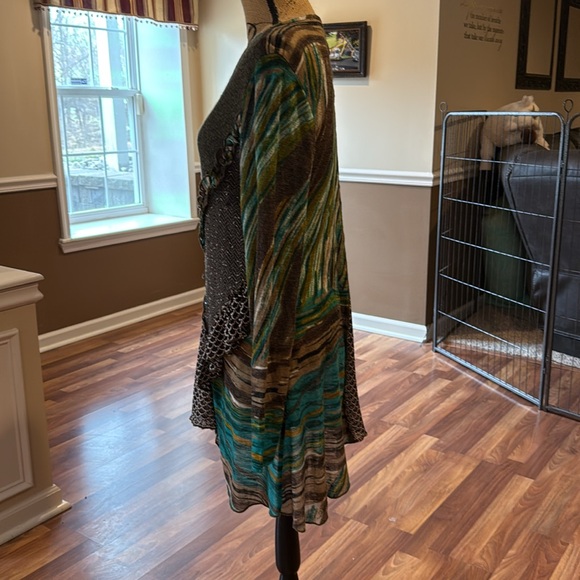 Size large multi patterned top 1/2 sweater material other slightly sheer top - Picture 3 of 4